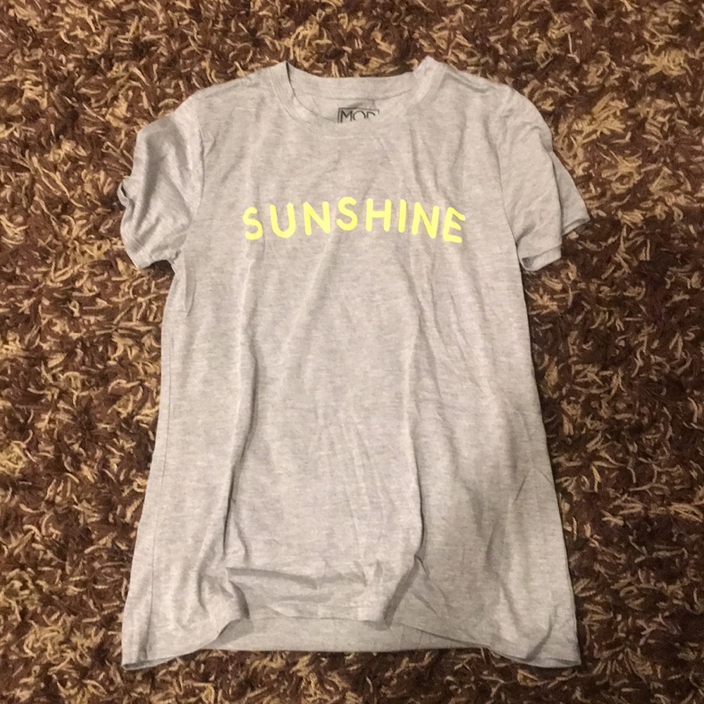 gray t-shirt - Picture 1 of 3